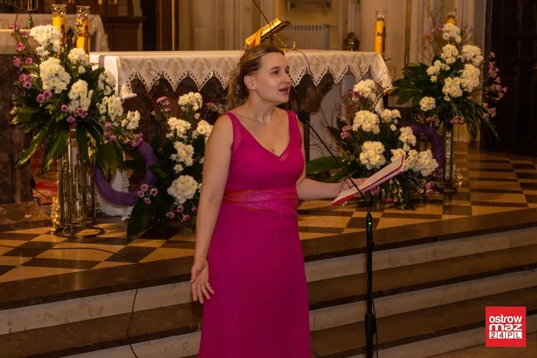 Recital w hołdzie niepodległej (zdjęcia, wideo)