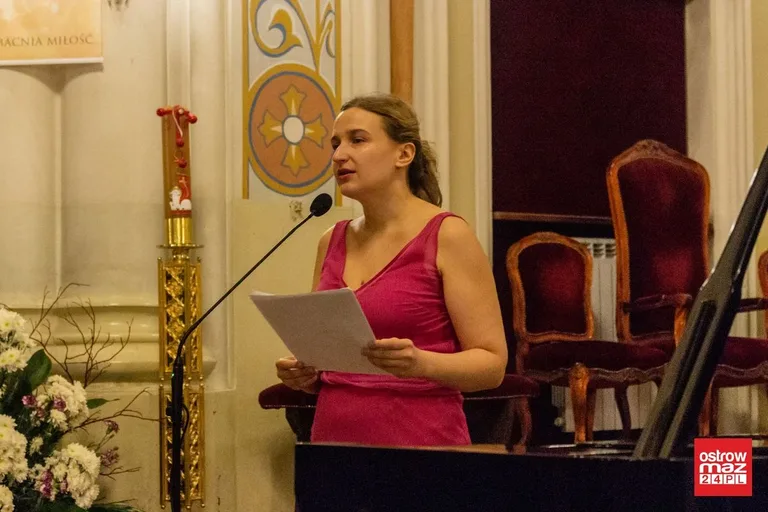 Recital w hołdzie niepodległej (zdjęcia, wideo)