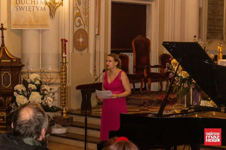Recital w hołdzie niepodległej (zdjęcia, wideo)