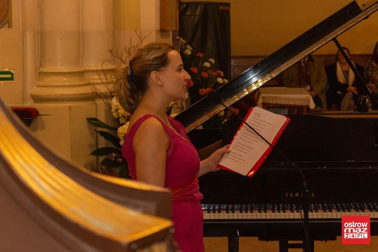 Recital w hołdzie niepodległej (zdjęcia, wideo)