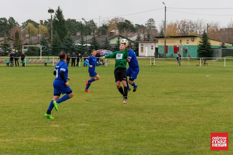 MKS Małkinia rozbiła Sępa (zdjęcia, wideo)