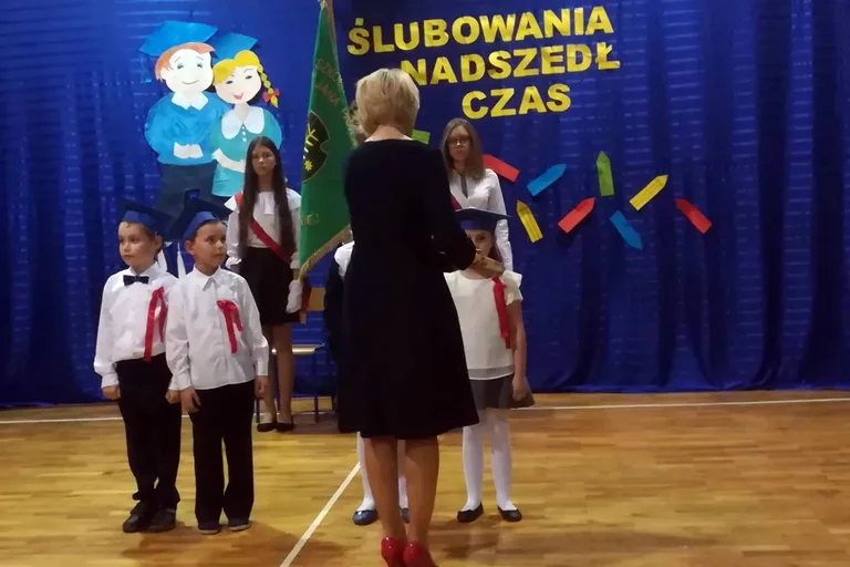 "Dwójka": ślubowanie pierwszaków (zdjęcia)