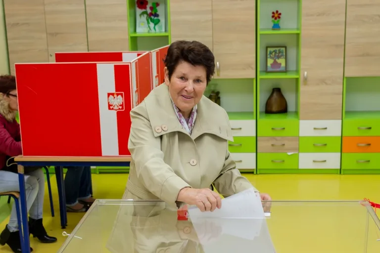 Zobacz jak głosują mieszkańcy Ostrowi (zdjęcia)
