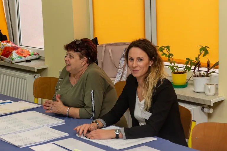 Zobacz jak głosują mieszkańcy Ostrowi (zdjęcia)