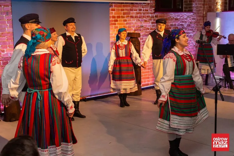 "Moda na Folklor" w Jatkach do 20 listopada (zdjęcia)