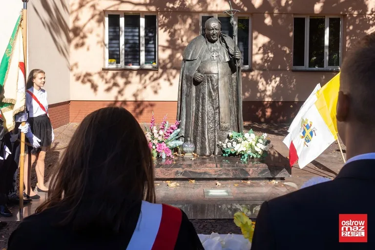 Oddali hołd świętemu Janowi Pawłowi II (zdjęcia)