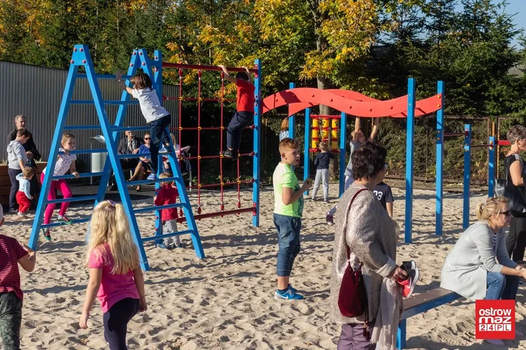 "Plac Pełen Radości" oficjalnie otwarty (zdjęcia)