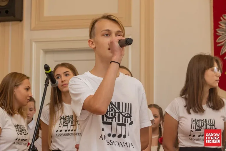 Miejskie obchody Dnia Edukacji Narodowej (zdjęcia, wideo, lista odznaczonych)