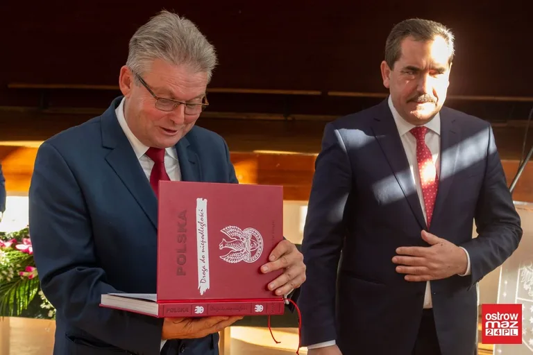 Podsumowanie piątej kadencji rady powiatu ostrowskiego (zdjęcia, wideo)