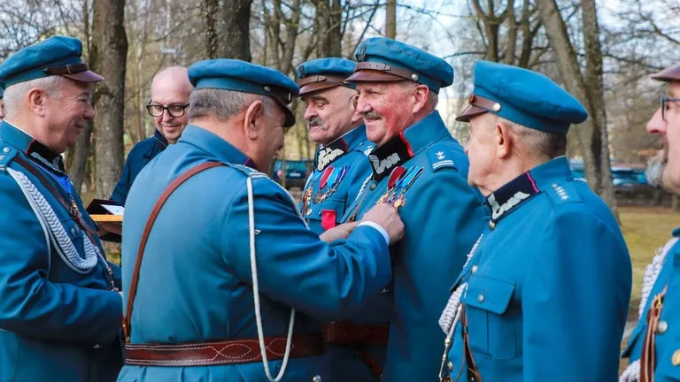 Uroczystość w Komorowie ku czci Józefa Piłsudskiego. Wręczono medale i odznaczenia (zdjęcia, wideo)
