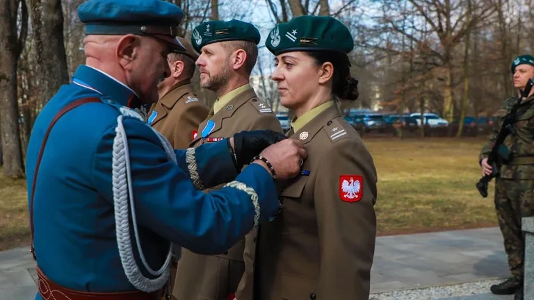 Uroczystość w Komorowie ku czci Józefa Piłsudskiego. Wręczono medale i odznaczenia (zdjęcia, wideo)