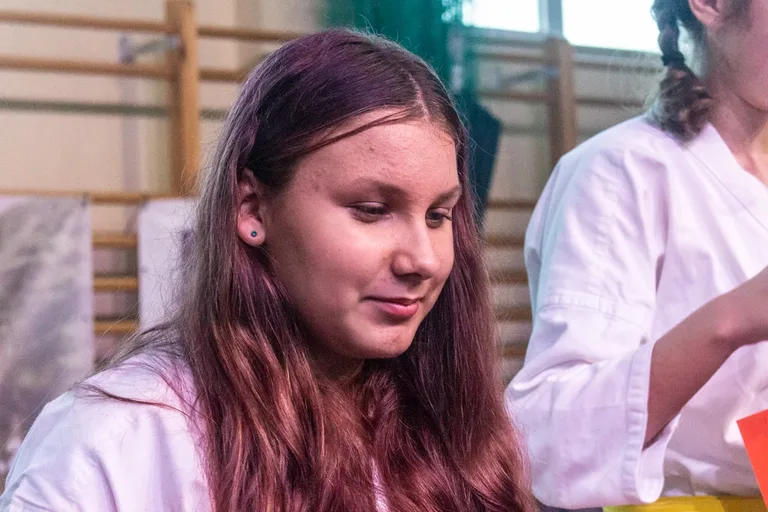 Setki karateków na macie (zdjęcia, wideo)