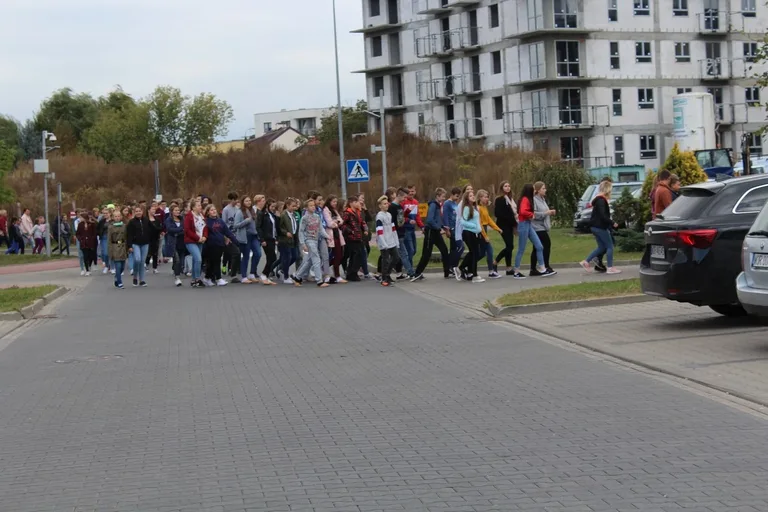 Próbna ewakuacja Szkoły Podstawowej nr 1 (zdjęcia)