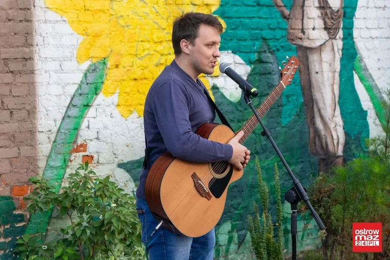 Muzycznie na Skwerku Obfitości. Grupa sąsiedzka zacieśnia więzi (zdjęcia, wideo)