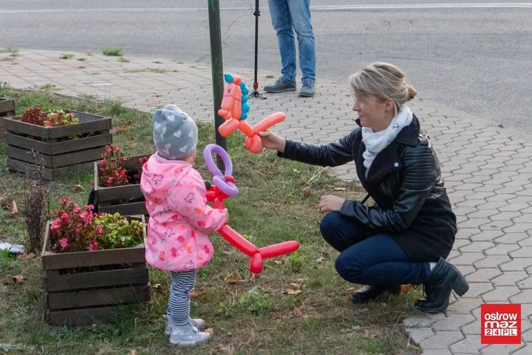 Muzycznie na Skwerku Obfitości. Grupa sąsiedzka zacieśnia więzi (zdjęcia, wideo)