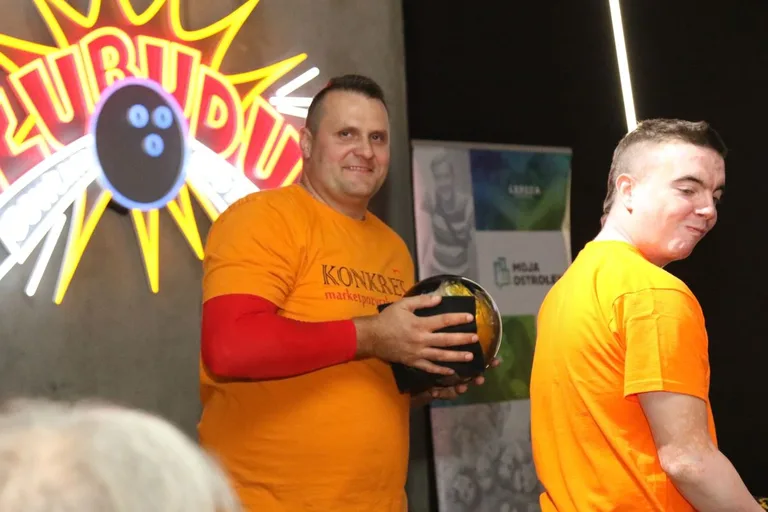 Kręglarze zagrali dla małej Kalinki (zdjęcia, wideo)