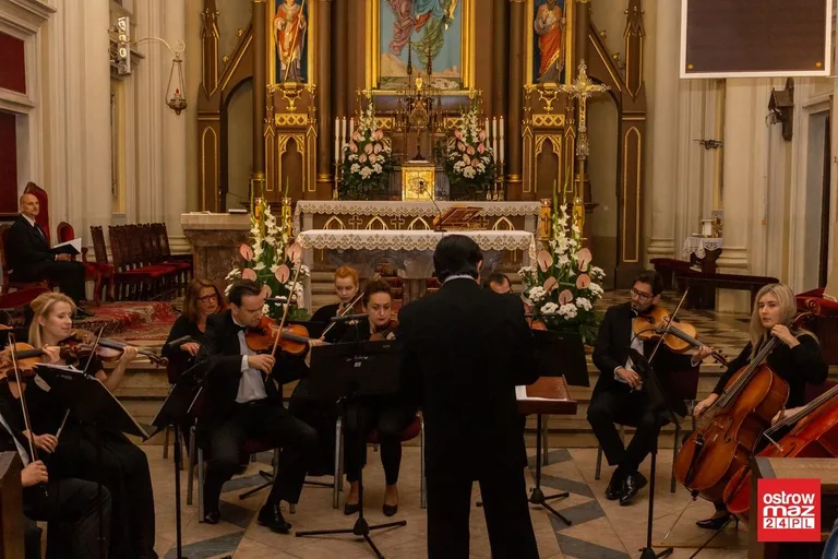 "Latynoski duet" w ostrowskiej parafii (zdjęcia, wideo)