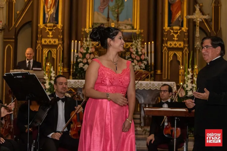 "Latynoski duet" w ostrowskiej parafii (zdjęcia, wideo)