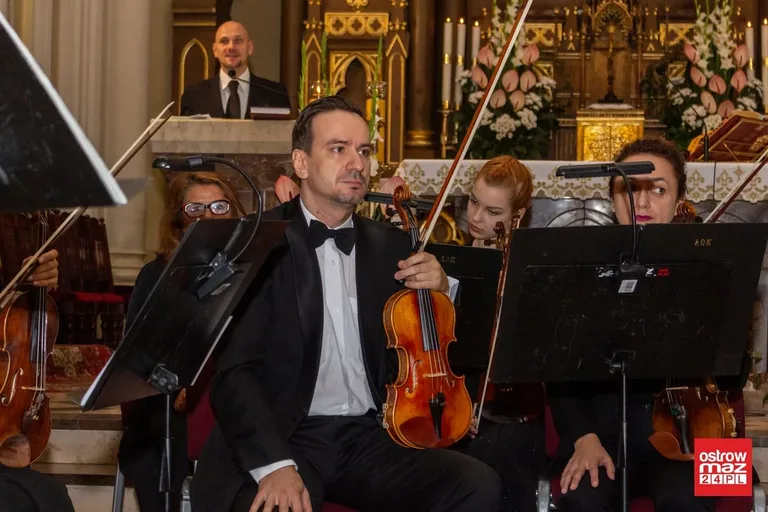 "Latynoski duet" w ostrowskiej parafii (zdjęcia, wideo)