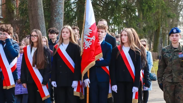 Uroczystość w Komorowie ku czci Józefa Piłsudskiego. Wręczono medale i odznaczenia (zdjęcia, wideo)