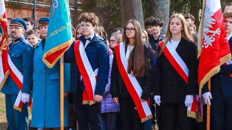 Uroczystość w Komorowie ku czci Józefa Piłsudskiego. Wręczono medale i odznaczenia (zdjęcia, wideo)