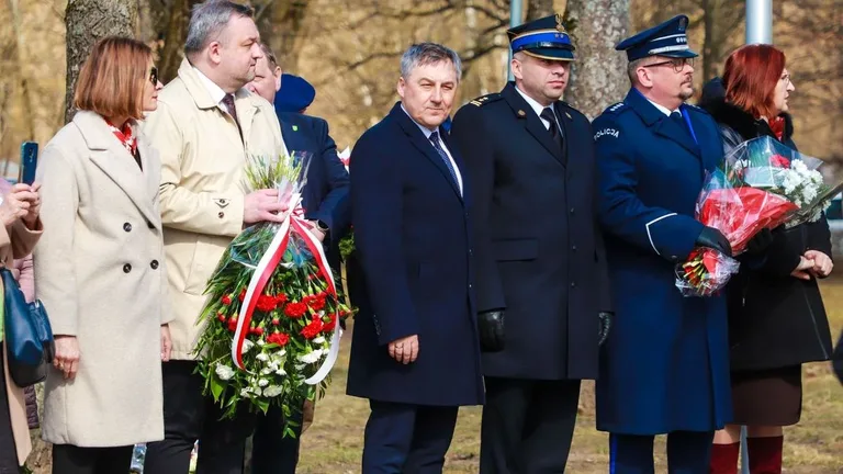 Uroczystość w Komorowie ku czci Józefa Piłsudskiego. Wręczono medale i odznaczenia (zdjęcia, wideo)