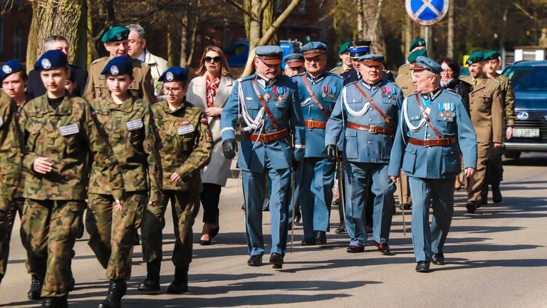 Uroczystość w Komorowie ku czci Józefa Piłsudskiego. Wręczono medale i odznaczenia (zdjęcia, wideo)