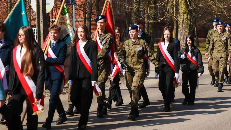 Uroczystość w Komorowie ku czci Józefa Piłsudskiego. Wręczono medale i odznaczenia (zdjęcia, wideo)