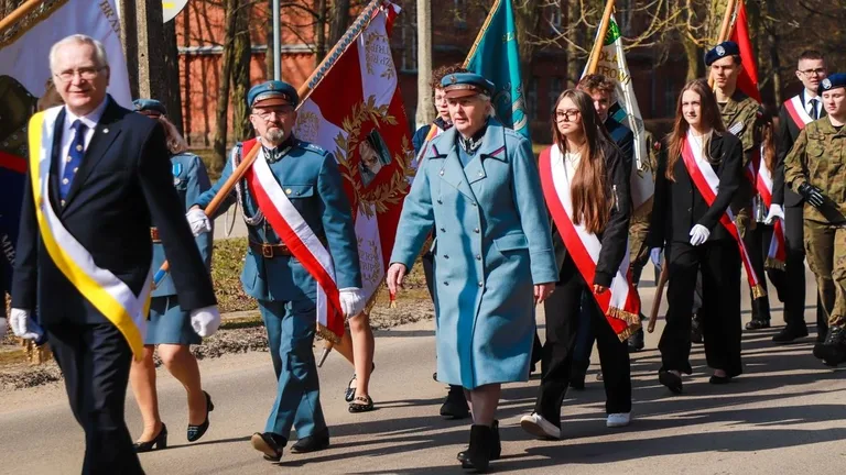 Uroczystość w Komorowie ku czci Józefa Piłsudskiego. Wręczono medale i odznaczenia (zdjęcia, wideo)