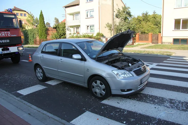 Zderzenie trzech osobówek w Czerwinie. Sprawca z powiatu ostrowskiego (zdjęcia)
