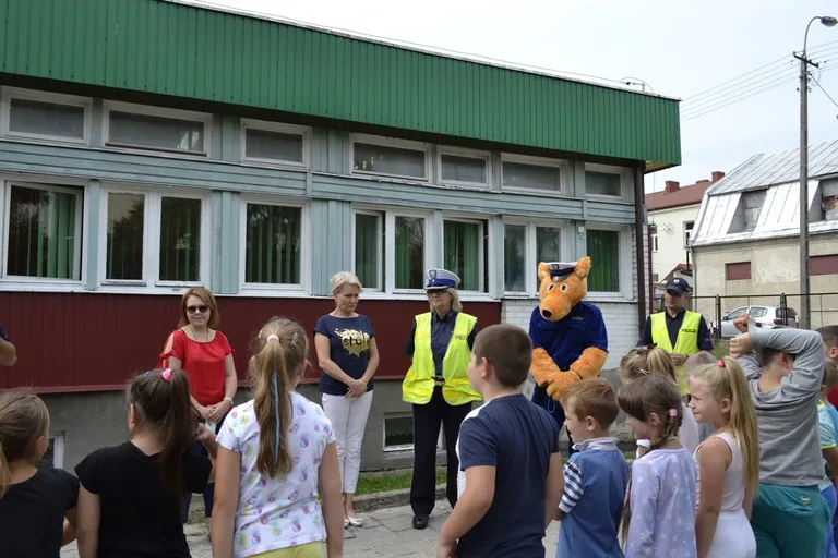 Dzieci uczyły się przechodzić przez jezdnię (zdjęcia)