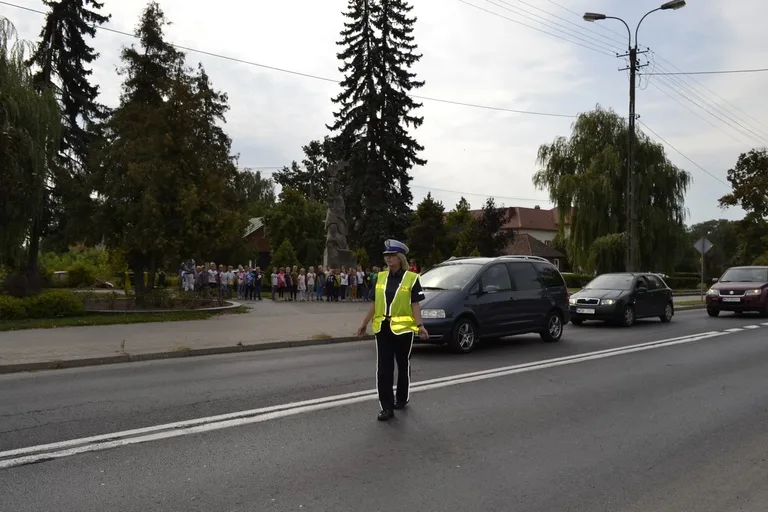 Dzieci uczyły się przechodzić przez jezdnię (zdjęcia)