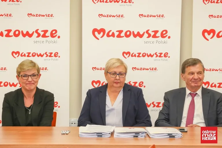 Środki unijne na dofinansowanie oświaty w Komorowie (zdjęcia)
