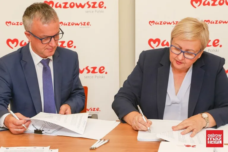Środki unijne na dofinansowanie oświaty w Komorowie (zdjęcia)