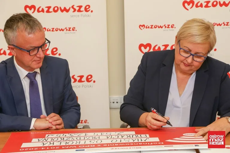 Środki unijne na dofinansowanie oświaty w Komorowie (zdjęcia)