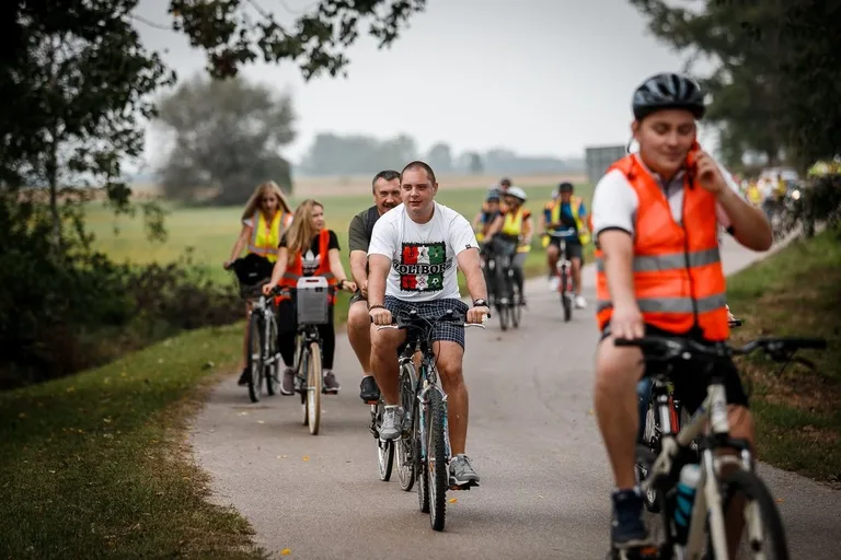 Rajd rowerowy w Andrzejewie. Upamiętnili poległych