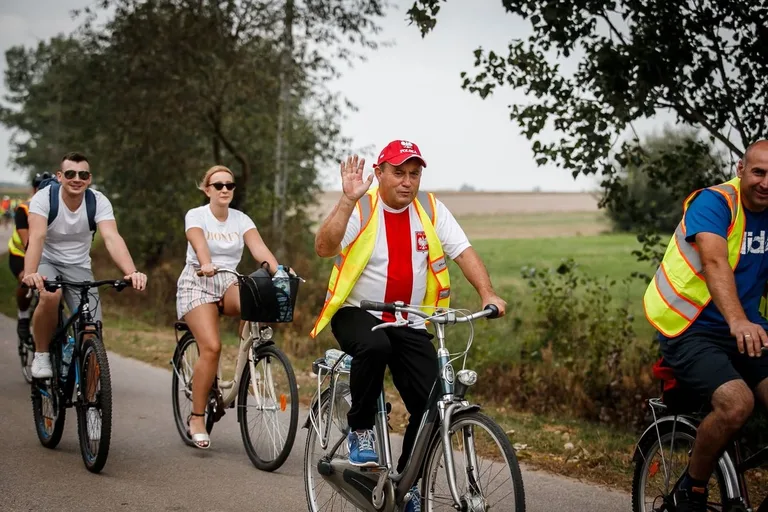 Rajd rowerowy w Andrzejewie. Upamiętnili poległych