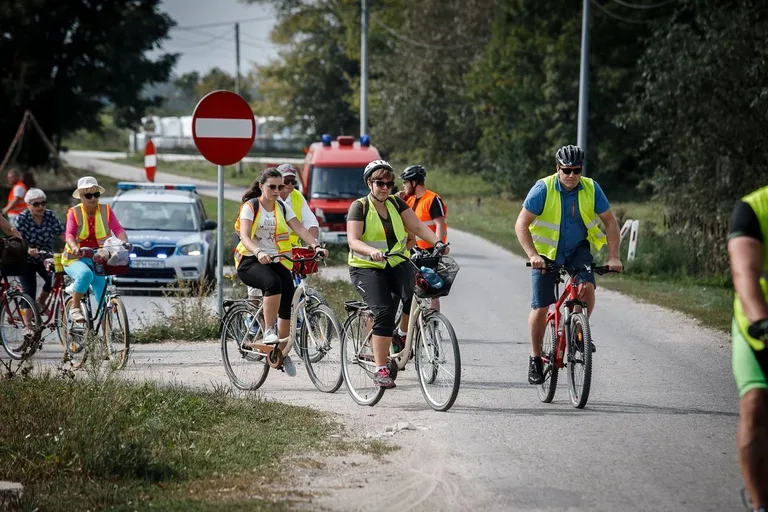 Rajd rowerowy w Andrzejewie. Upamiętnili poległych
