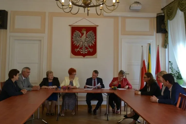 Wspólnie dla seniorów. PCK podpisało umowę z władzami miasta (zdjęcia)