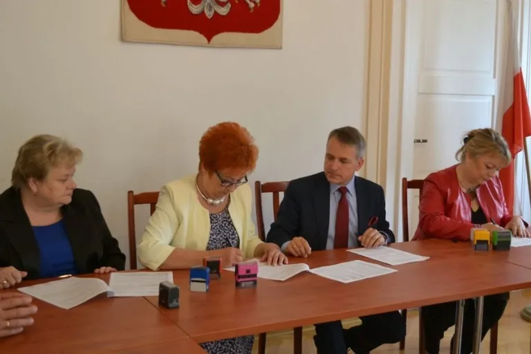 Wspólnie dla seniorów. PCK podpisało umowę z władzami miasta (zdjęcia)
