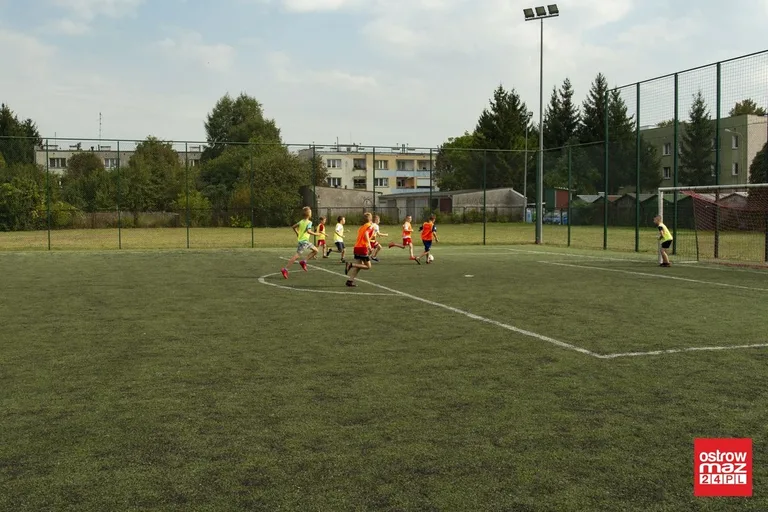 Dzień Sportu na orliku przy "trójce" (zdjęcia)