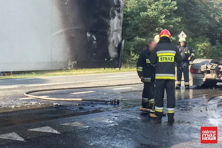 Pożar samochodu ciężarowego w Broku (zdjęcia)