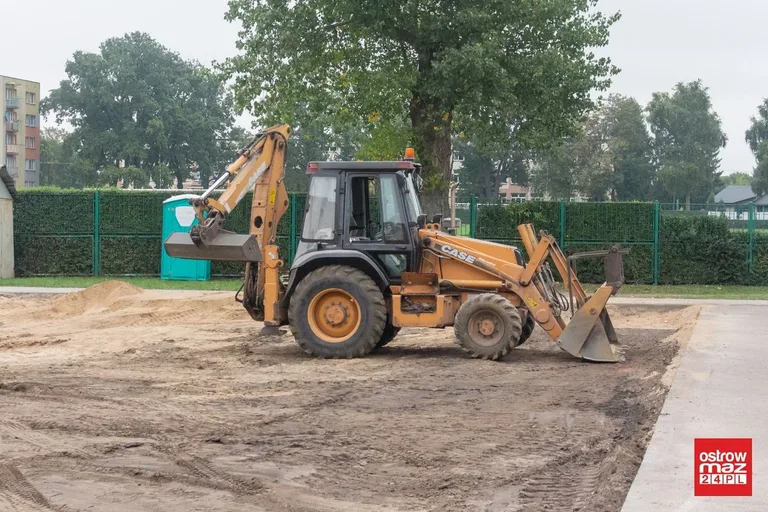 Trwa budowa boiska wielofunkcyjnego przy "Koperniczku" (zdjęcia)