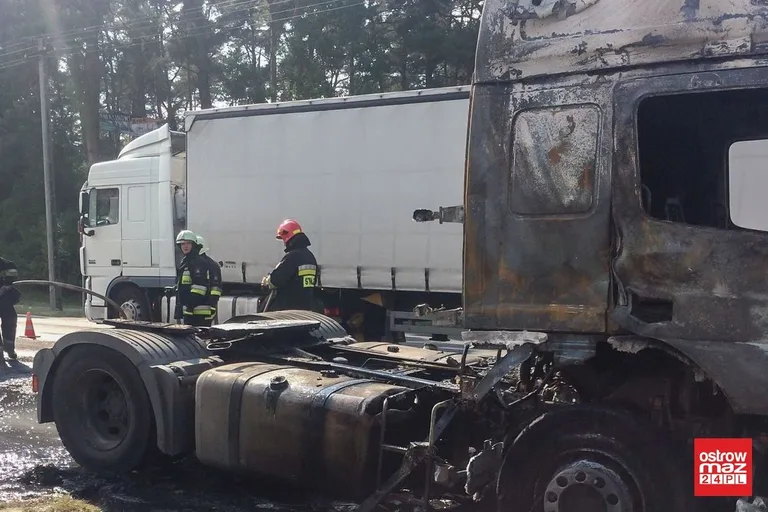 Pożar samochodu ciężarowego w Broku (zdjęcia)