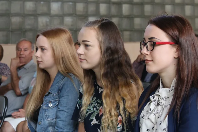 Rozpoczęcie roku szkolnego w małkińskim Zespole Szkół z nowym dyrektorem (zdjęcia)