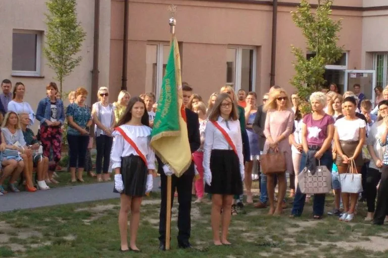Rozpoczęcie roku szkolnego w "dwójce" (zdjęcia)