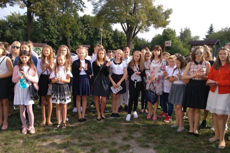 Rozpoczęcie roku szkolnego w "dwójce" (zdjęcia)