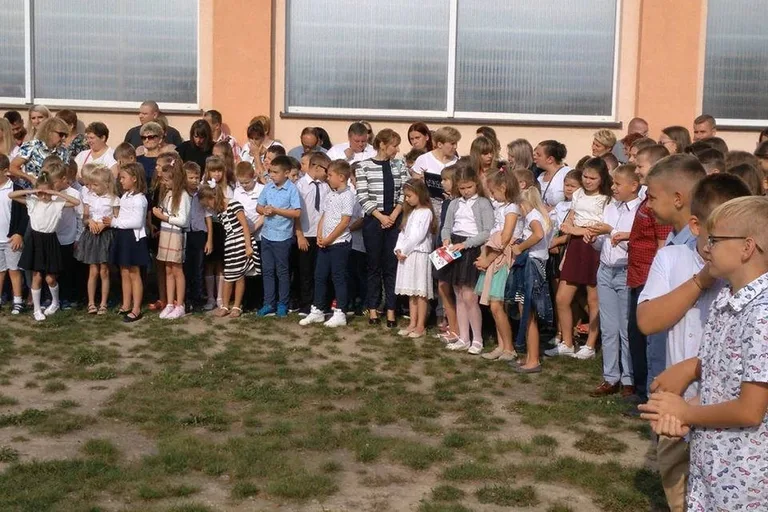 Rozpoczęcie roku szkolnego w "dwójce" (zdjęcia)