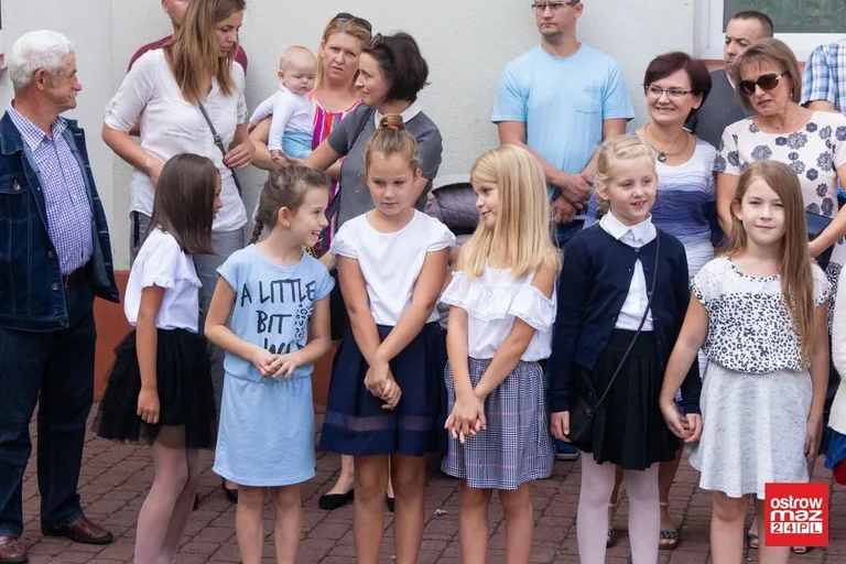 Uczniowie "Jedynki" wrócili w szkolne mury (zdjęcia)