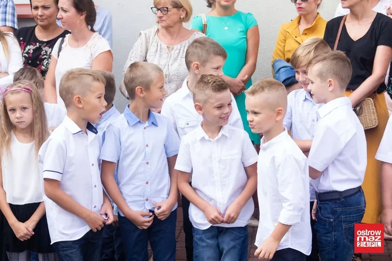 Uczniowie "Jedynki" wrócili w szkolne mury (zdjęcia)